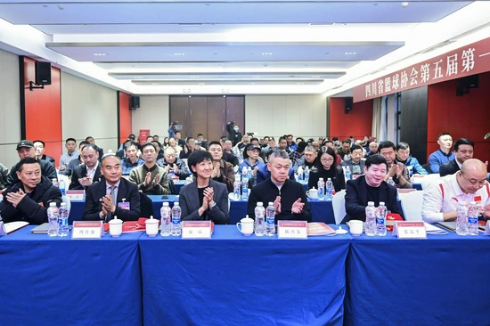 前锋如何通过心理训练增强比赛信心_1